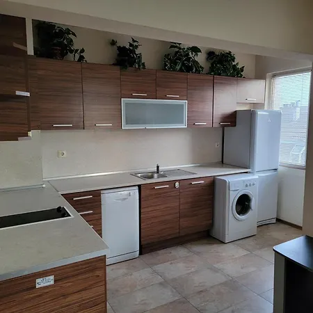 And Skyline 2br 5th Floor Walk Up Warna