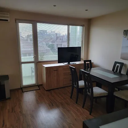 And Skyline 2br 5th Floor Walk Up Apartmán