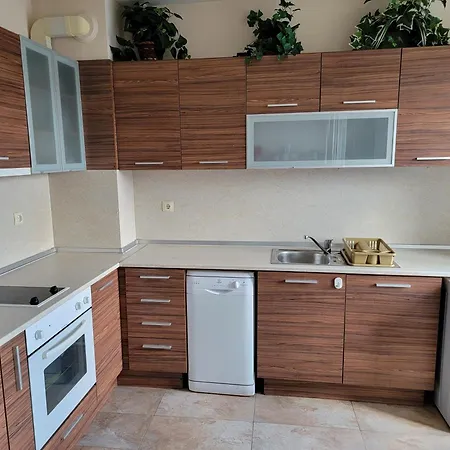 Apartmán And Skyline 2br 5th Floor Walk Up